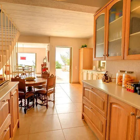 Corali Ideales Mousata